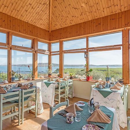 Dolphin Beach House Hotel Клифдън Екстериор снимка